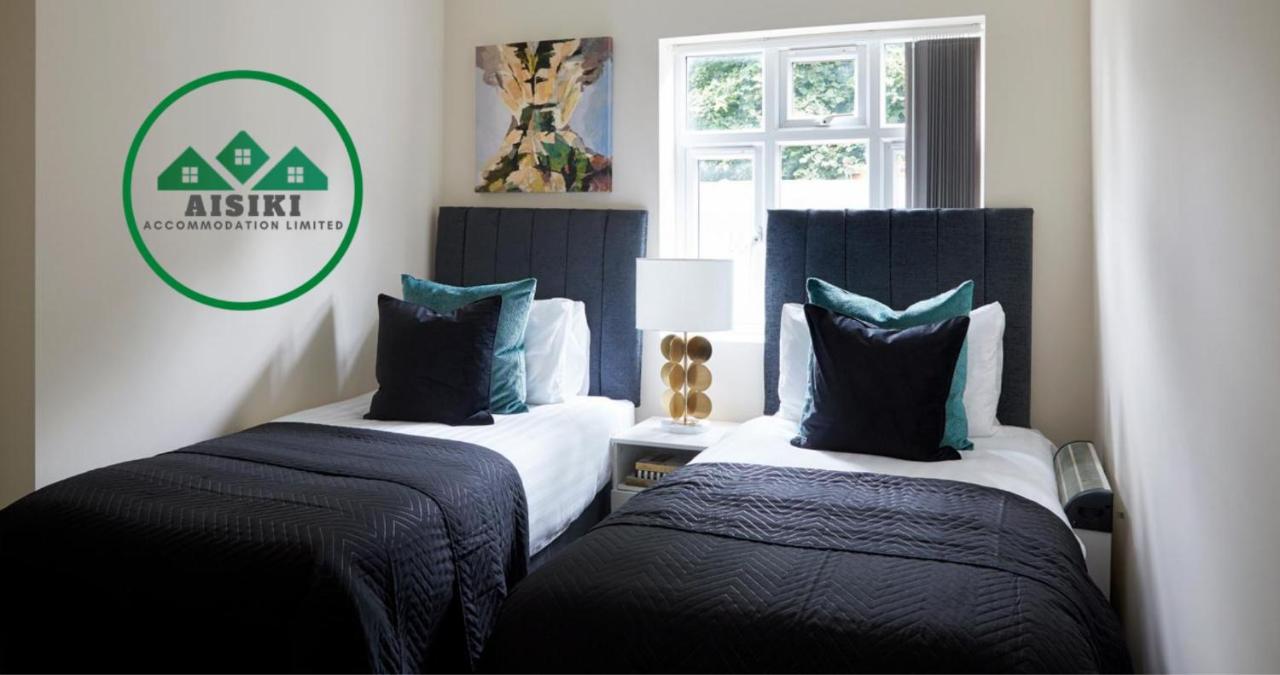Aisiki Living Alexandra: Spacious 2-Bedroom with Free Wi-Fi & Parking Watford  Exterior photo